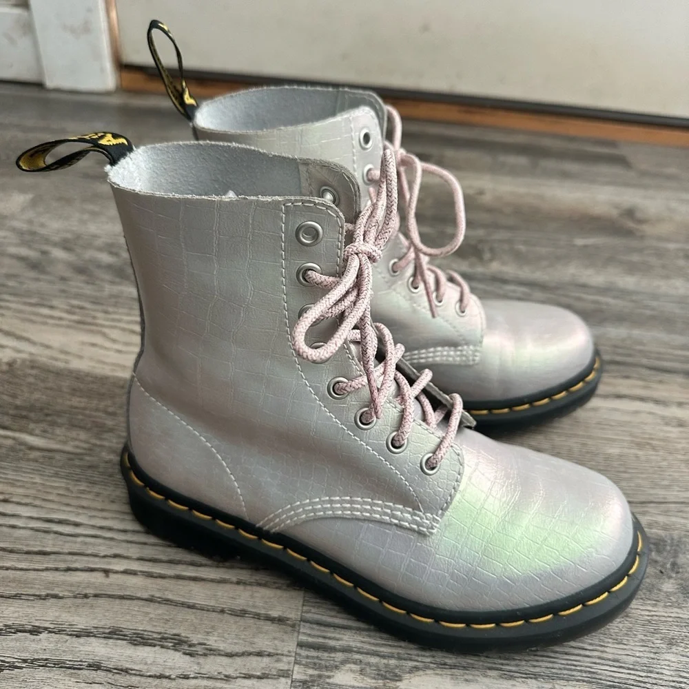 Rare Doc Dr Marten Pink Iridescent Crock Pascal 1460 Lace Up Boots 7 Womens - Picture 1 of 10
